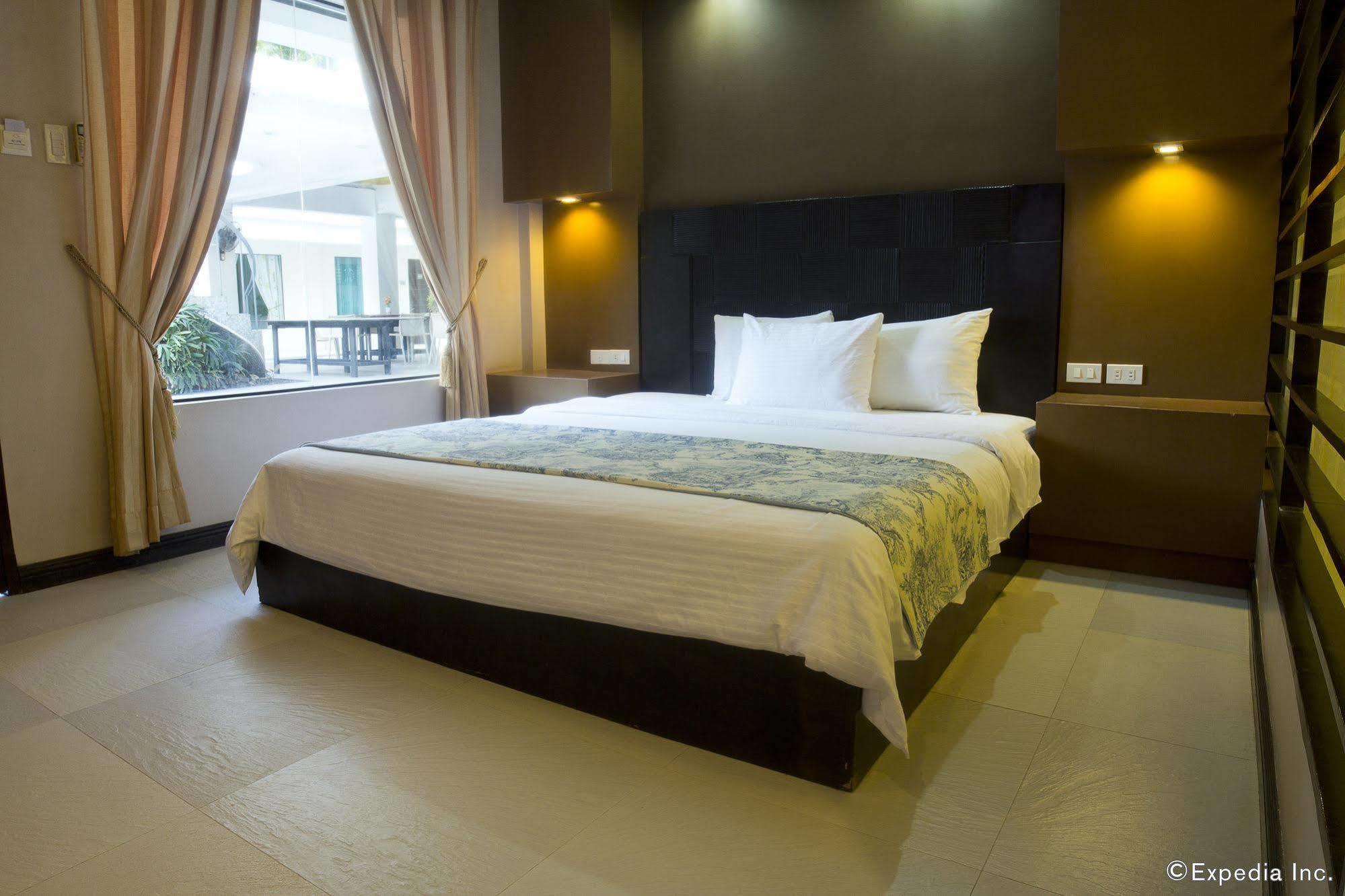 Erus Suites Hotel Boracay Manoc-Manoc Екстериор снимка
