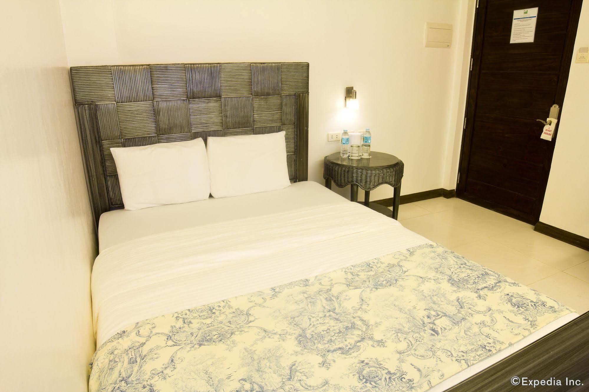 Erus Suites Hotel Boracay Manoc-Manoc Екстериор снимка